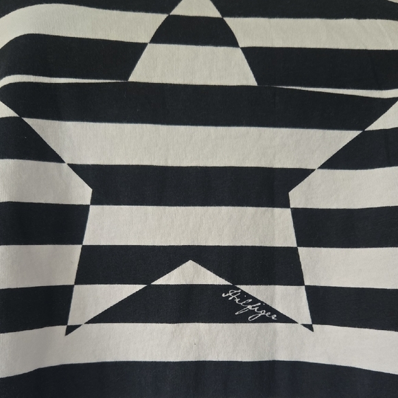 Tommy Hilfiger White and Black Star Tee - Picture 3 of 4
